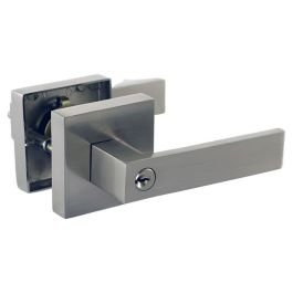 Manija con llaves niquel satinado para dormitorio en El Congo